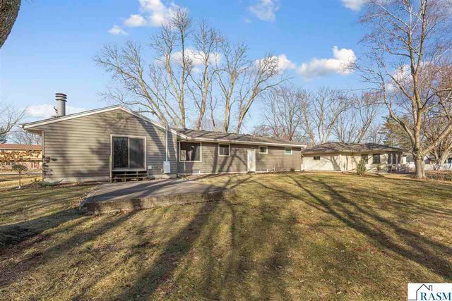 2028 Roe Crest Drive, North Mankato, MN 56003