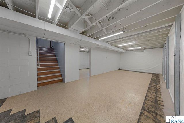 2028 Roe Crest Drive, North Mankato, MN 56003