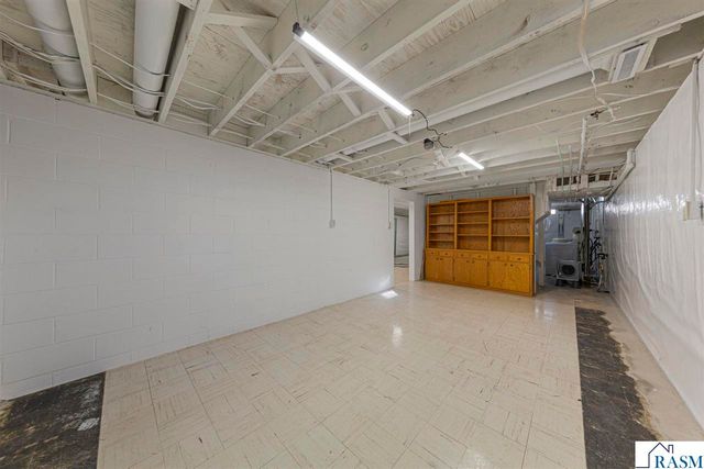 2028 Roe Crest Drive, North Mankato, MN 56003