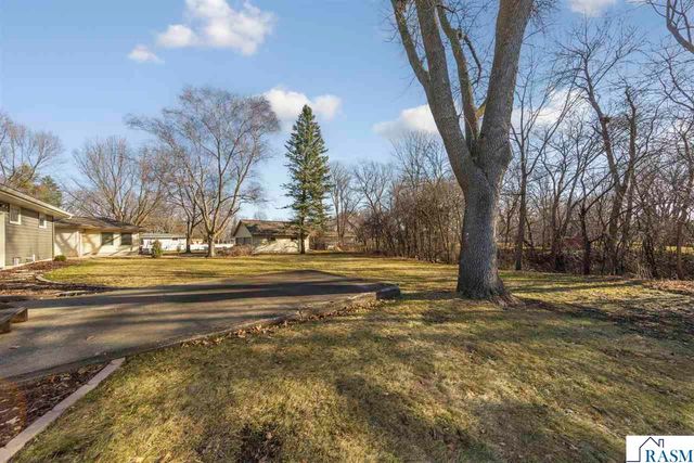 2028 Roe Crest Drive, North Mankato, MN 56003