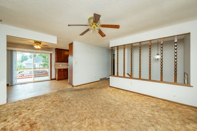 1000 Gordon Avenue, Norwalk, IA 50211