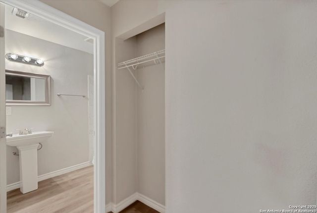 450 Millwood Ln, San Antonio, TX 78216