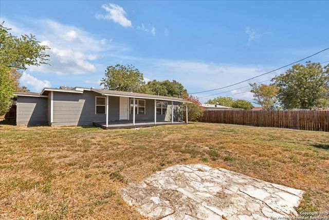 450 Millwood Ln, San Antonio, TX 78216