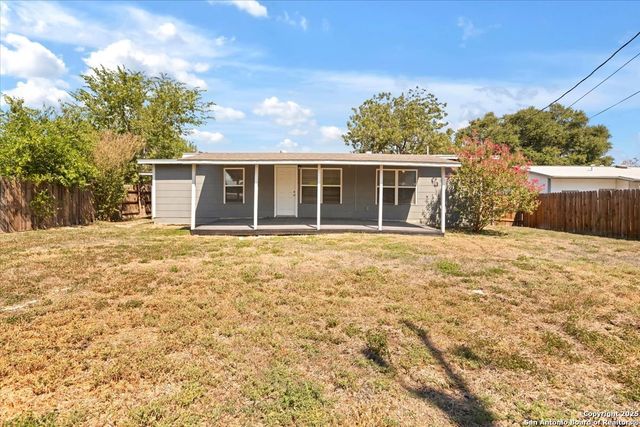 450 Millwood Ln, San Antonio, TX 78216