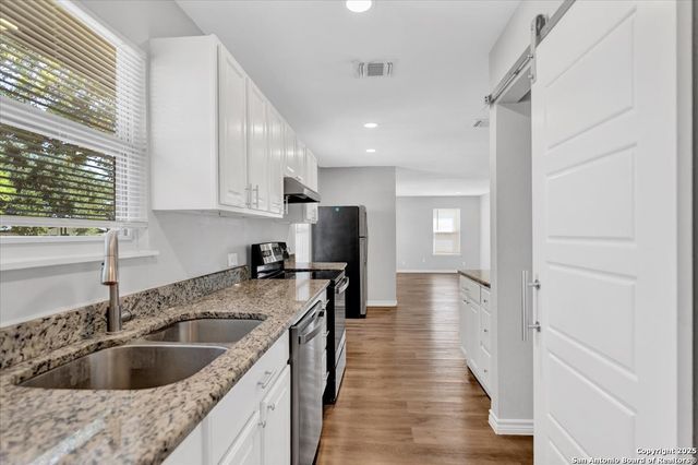 450 Millwood Ln, San Antonio, TX 78216