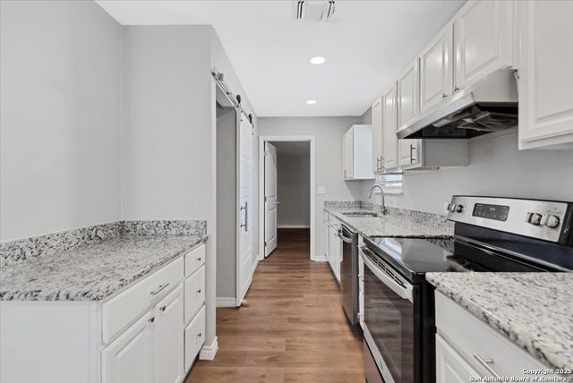 450 Millwood Ln, San Antonio, TX 78216