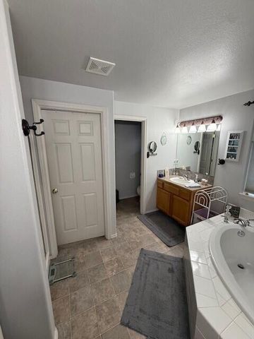 3310 NE Mendenhall Drive, Bend, OR 97701