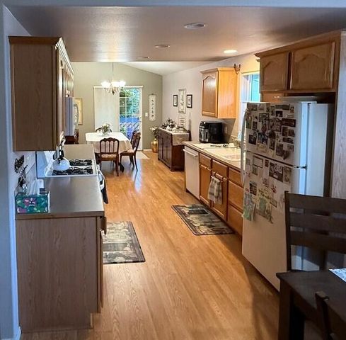 3310 NE Mendenhall Drive, Bend, OR 97701
