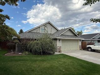 3310 NE Mendenhall Drive, Bend, OR 97701