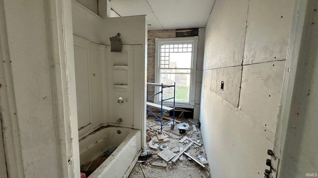 201 N 2Nd Street, Elkhart, IN 46516