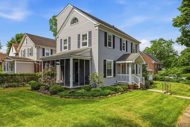 825 James Avenue, Niagara Falls, NY 14305