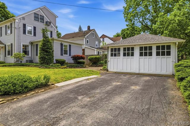 825 James Avenue, Niagara Falls, NY 14305