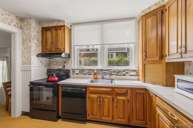 825 James Avenue, Niagara Falls, NY 14305