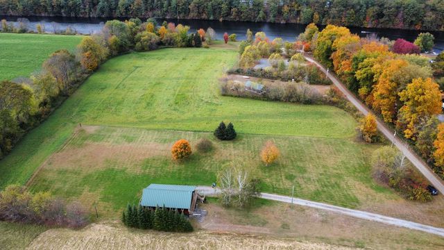 21 Boat Landing Road, Orford, NH 03777