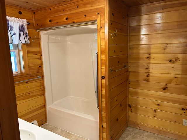 21 Boat Landing Road, Orford, NH 03777