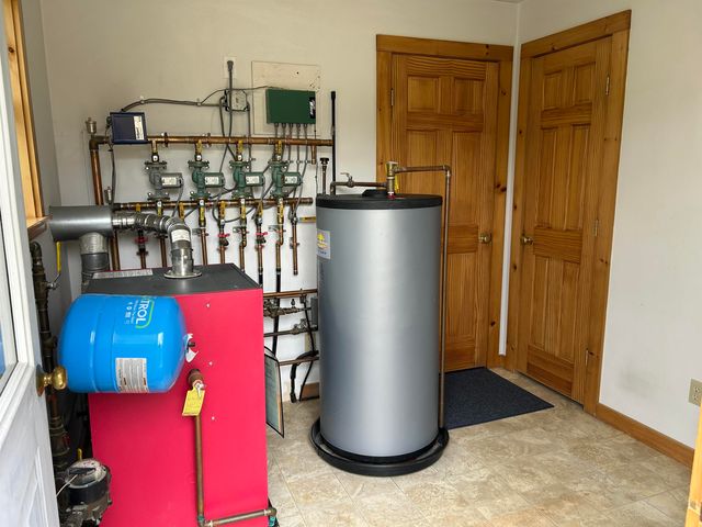 21 Boat Landing Road, Orford, NH 03777