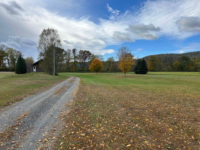 21 Boat Landing Road, Orford, NH 03777