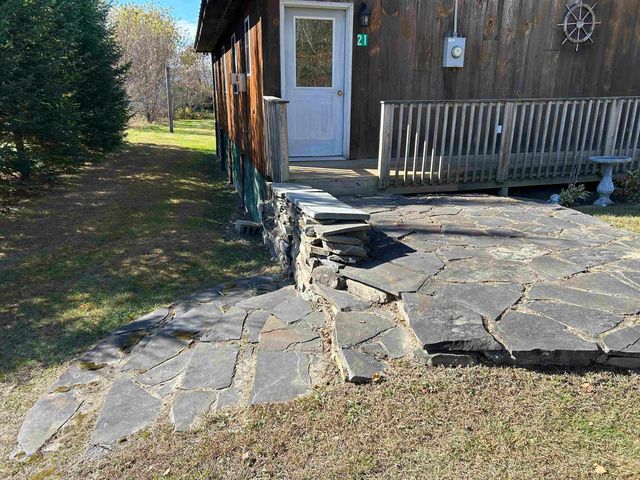 21 Boat Landing Road, Orford, NH 03777