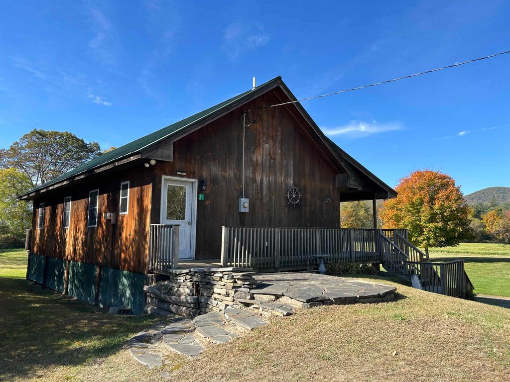 21 Boat Landing Road, Orford, NH 03777