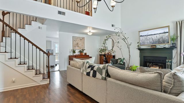 102 Oxford Ct, Goodlettsville, TN 37072