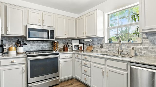 102 Oxford Ct, Goodlettsville, TN 37072
