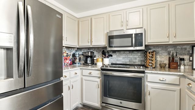 102 Oxford Ct, Goodlettsville, TN 37072