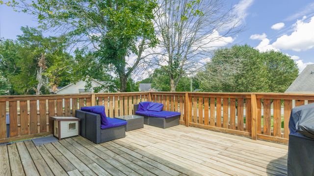 102 Oxford Ct, Goodlettsville, TN 37072