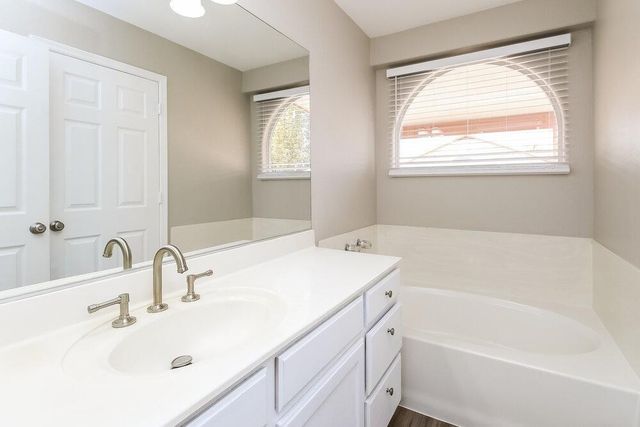 1702 W Jupiter Way, Chandler, AZ 85224