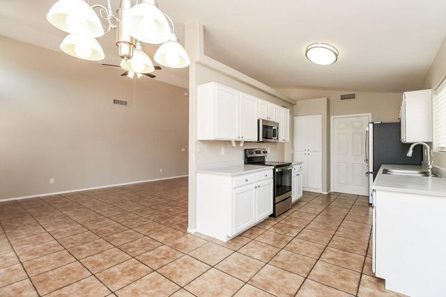 1702 W Jupiter Way, Chandler, AZ 85224