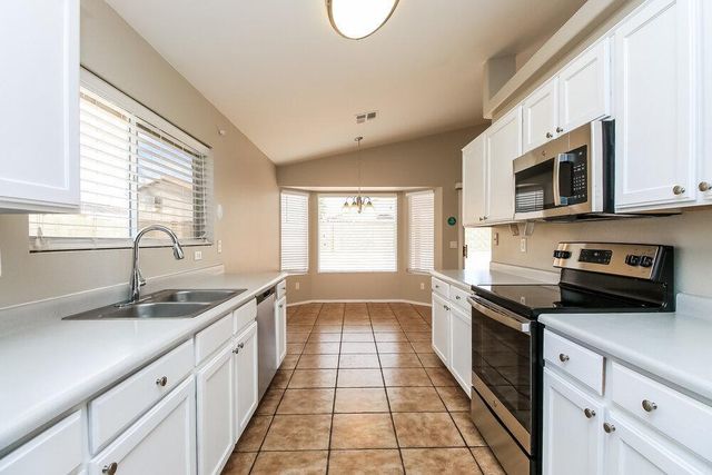 1702 W Jupiter Way, Chandler, AZ 85224
