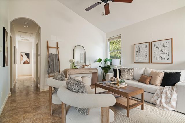 1816 Spring Valley DR, Dripping Springs, TX 78620