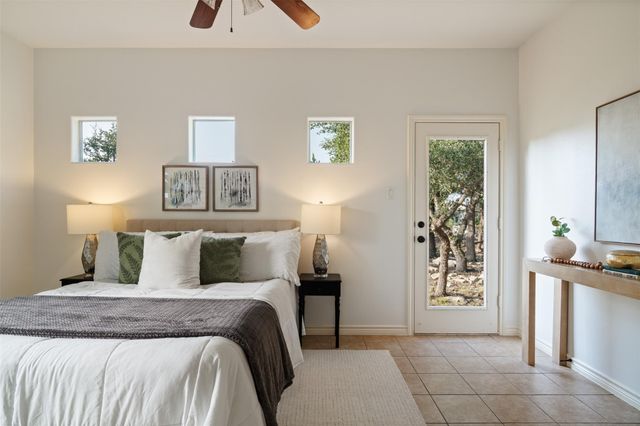1816 Spring Valley DR, Dripping Springs, TX 78620