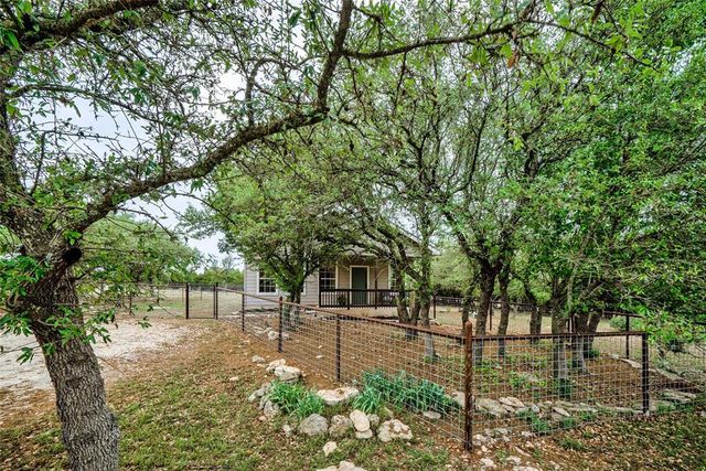 1816 Spring Valley DR, Dripping Springs, TX 78620