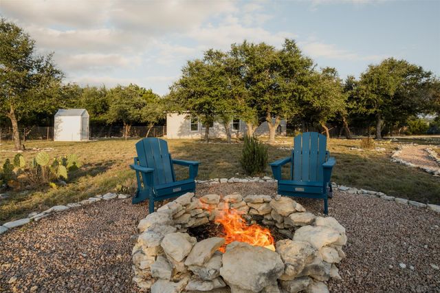 1816 Spring Valley DR, Dripping Springs, TX 78620