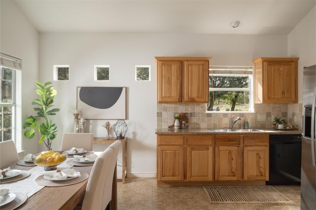 1816 Spring Valley DR, Dripping Springs, TX 78620