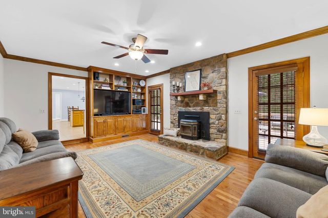 4179 LINDSAY CT, Jeffersonton, VA 22724