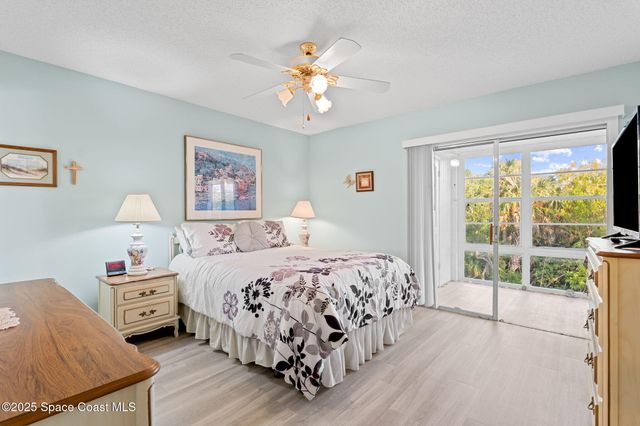 110 Springlake Court 201, Vero Beach, FL 32962
