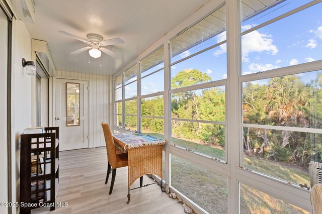 110 Springlake Court 201, Vero Beach, FL 32962