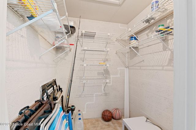 110 Springlake Court 201, Vero Beach, FL 32962