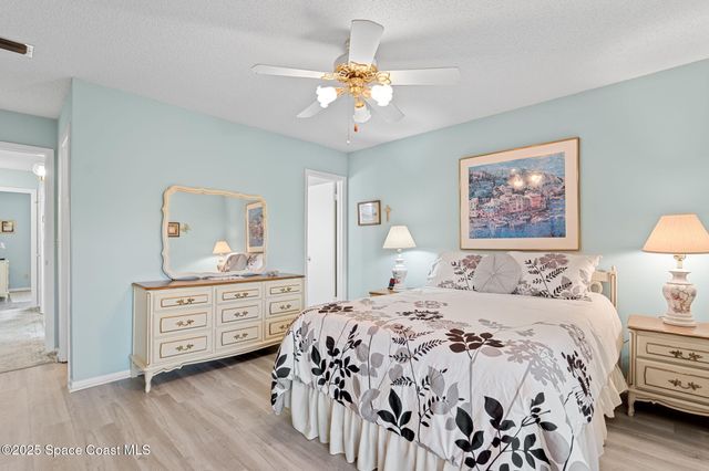 110 Springlake Court 201, Vero Beach, FL 32962