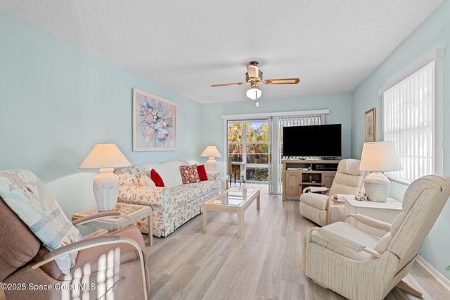 110 Springlake Court 201, Vero Beach, FL 32962