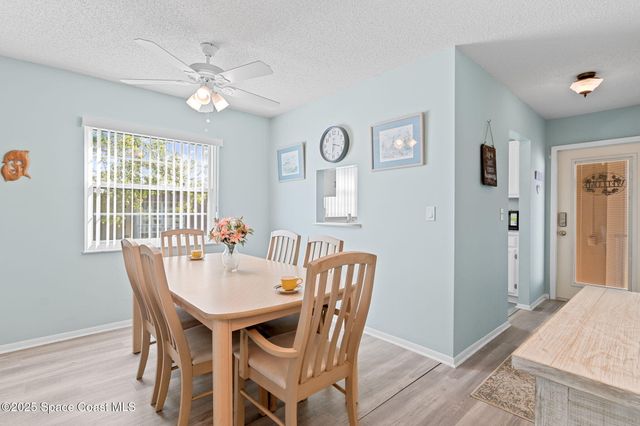 110 Springlake Court 201, Vero Beach, FL 32962