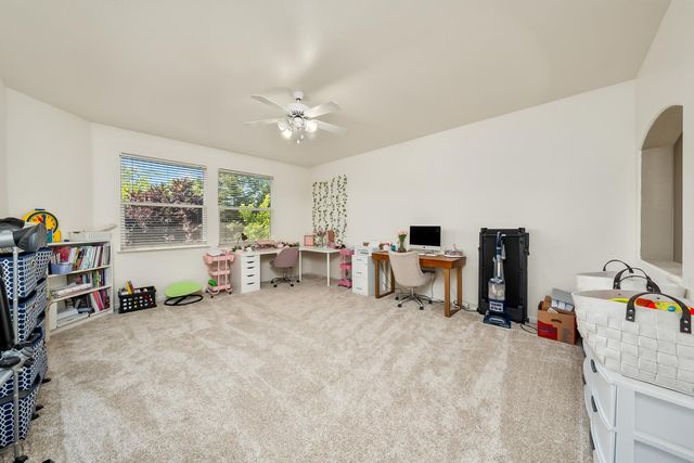 2204 Misty Hollow Dr, Rocklin, CA 95765
