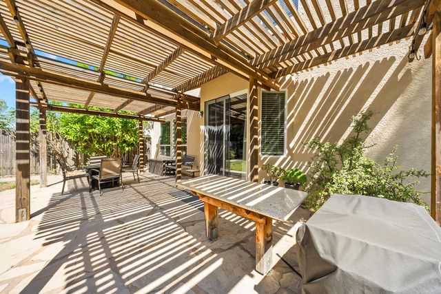 2204 Misty Hollow Dr, Rocklin, CA 95765