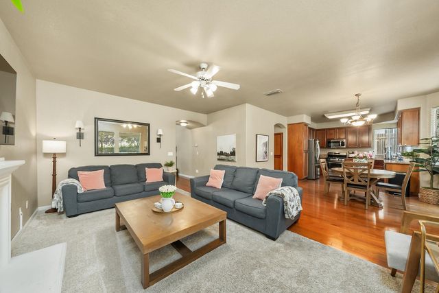 2204 Misty Hollow Dr, Rocklin, CA 95765
