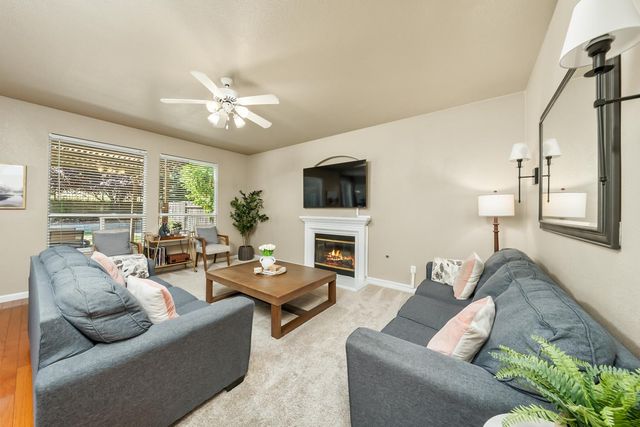 2204 Misty Hollow Dr, Rocklin, CA 95765
