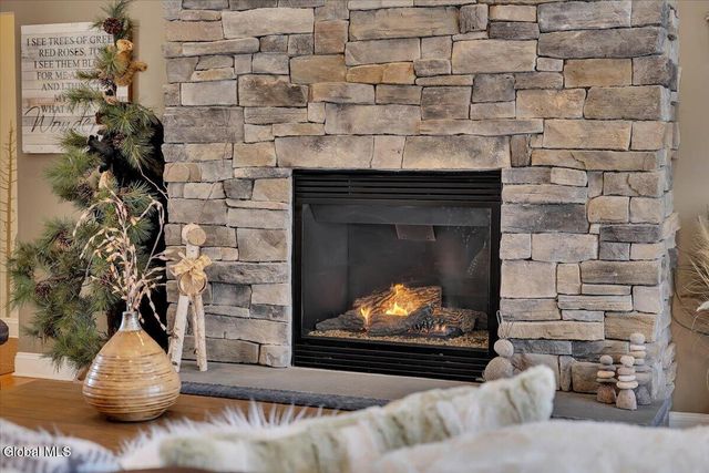 21 Estate Drive, Schodack, NY 12033