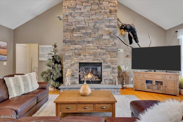 21 Estate Drive, Schodack, NY 12033