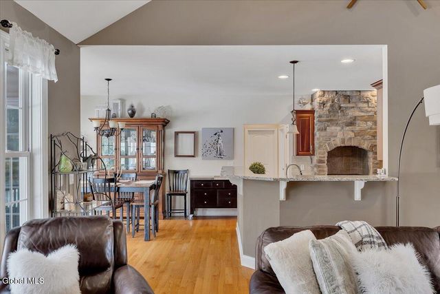 21 Estate Drive, Schodack, NY 12033