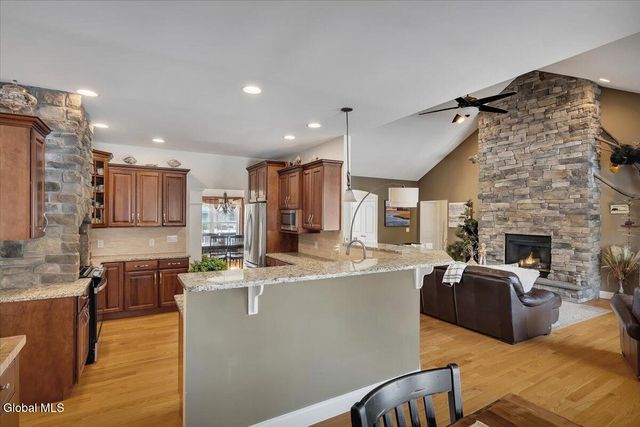 21 Estate Drive, Schodack, NY 12033